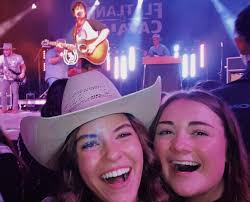 HALLIE PHILLIPS (@halliephillipss) • Instagram photos and videos