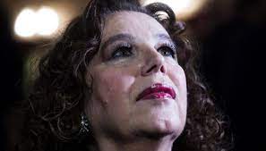 Alles begann mit dieser meldung: Stefania Sandrelli Confesses I Need To Work