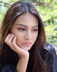 Berita Terbaru dan Profil Artis Terkini: Desember 2017