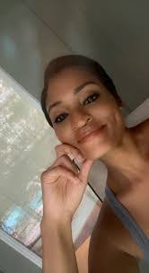 Michele Newell's Instagram, Twitter & Facebook