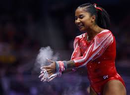 Until a few months ago, she was best known as the gymnast who'd gotten a shoutout from actress gal gadot for her wonder woman floor routine. Simone Biles Y Jordan Chiles Las Dos Gimnastas De Texas Que Estaran En Lo Juegos Olimpicos De Tokio