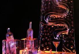 How To Enhance Your Cocktail Hour Sjsevents Cocktailhour Reception Unique Bar Sonaljshah Eventconsul Ice Bars Ice Sculpture Wedding Wedding Cocktail Bar