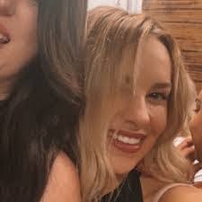 Alexis Renner's Instagram, Twitter & Facebook