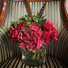 While you've probably heard that the symbol for 25 years of marriage is silver, or that 50 years is celebrated with gold, did you know that most. Wedding Anniversary Flowers By Year Uk