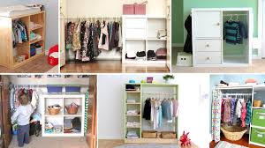 Praktische Kleiderschranke Im Kinderzimmer Nach Montessori Kinder Zimmer Kinder Kleiderschrank Kleiderschrank Kinderzimmer