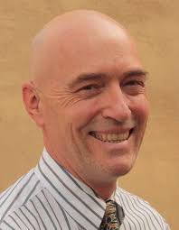 Reclaiming Life after Trauma: Healing PTSD with Cognitive-Behavioral  Therapy and Yoga: Mintie LCSW, Daniel, Staples Ph.D., Julie K.:  9781620556344: Amazon.com: Books