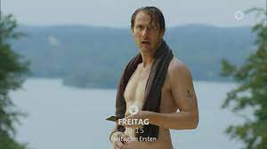OMG, his butt: German actor David Rott in 'Arzt mit Nebenwirkung' - OMG.BLOG
