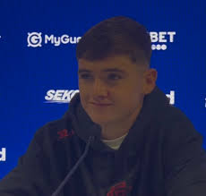 💬 Stuart Findlay knows his football 👍 📖 👉 tinyurl.com/y9ebufnj