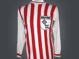 Oder was meinst du mit bunt? Bundesliga Trikots Von Hirschen Kondomen Und Papageien Der Spiegel