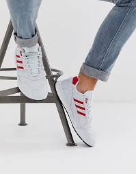 Der adidas superstar foundation gehört in puncto design zu den echten klassikern in der welt der sneakers. Adidas Originals A R Sneaker In Weiss Mit Roten Streifen Asos