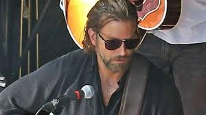 His mother, gloria (campano), is of italian descent, and worked for a local nbc station. The Sunglasses Of Jack Bradley Cooper In A Star Is Born Spotern