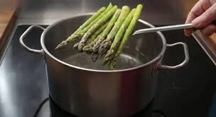 Se lessi, il tempo di cottura degli sparagi è di circa 10 minuti. Asparagi Lessi Trucchi E Consigli Per Prepararli Al Meglio