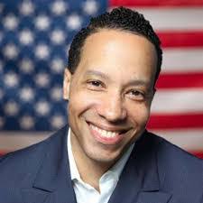 Larry Chu's Instagram, Twitter & Facebook