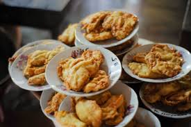 Ngomongin soal gorengan terutama pisang goreng nih ya. Terjawab Sudah 5 Alasan Pisang Goreng Kopi Klotok Pakem Adalah Pisang Goreng Paling Enak Di Jogja