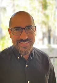 Carlos Santini's Instagram, Twitter & Facebook