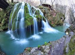 Răsfoind filele internetului am descoperit câteva splendide capturi ale cascadei bigăr, realizate la început de ianuarie 2016 de către orăviţeanul john gavrilescu. Cascada Bigar Woman2woman Ro