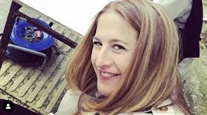 Canan ergüder i̇stanbul da dünyaya gelen oyuncu şuan 39 yaşında ve yengeç burcudur. Canan Erguder Kimdir Nereli Boyu Yasi Dizileri Ailesi