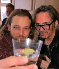 I'm not looking to starting a war... but when you're writing our surname do  you separate the Mc and the Dermott (as I do) or should it be written as  McDermott? Opinions,