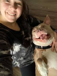 Monique Dewar's Instagram, Twitter & Facebook