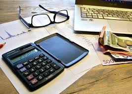 Faktura dla kontrahenta z UE - jak wystawić?