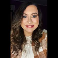 Courtney (@Courtney_Hess)