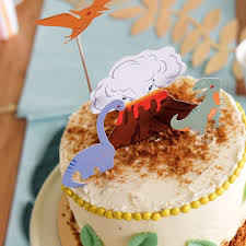 Dinosaurier party | dinosaur party. Dino Torte Bequem Online Bestellen Zutaten Deko Zubehor Alles In Einer Box Die Backhelden Die Backhelden