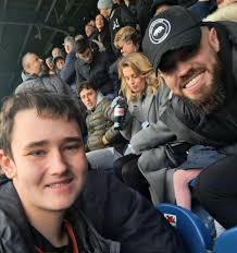 Just wondering if anyone ever sees Brad at VFL games watching on?