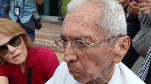 Walter Márquez, abogado de seis venezolanos recluidos en Centro de  Confinamiento del Terrorismo, llega a la Procuraduría para la Defensa de  los Derechos Humanos a solicitar se informe del estado de salud