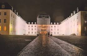 Das schloss ist heute verwaltungssitz, kulturplatz und veranstaltungsstätte für tagungen und festabende. Saarland Lese Das Schloss Saarbrucken