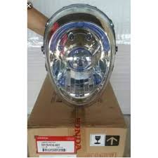 Di oto.com anda bisa membandingkan beat vs scoopy keduanya melalui lebih dari 100 parameter mulai dari harga, review pengguna, spesifikasi, fitur, warna, gambar, review, hingga fitur keselamatan dan keamanan. Reflektor Lampu Depan Scoopy Esp Tahun 2015 2017 Dan F1 2013 2015 Asli Atau Ori Honda Ahm Shopee Indonesia