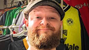 Cork graphic designer to have artworks feature in Europa League final  build-up