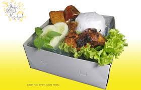 Tubuh membutuhkan asupan nutrisi yang baik agar bertenaga dan fokus saat bekerja sampai sore. Kotakan Com Jual Nasi Box Murah Dan Halal