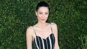 Behind her is a tribe of other empowering women, guiding her along. Follow These Female Bosses On Instagram Stylecaster