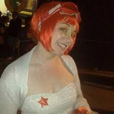 Strategically placed lizards (@tiny_m)