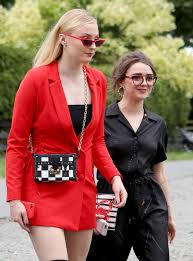 People who liked sophie turner's feet, also liked Khaleesi Tyrion Wolfsrudel Die Game Of Thrones Stars Bei Der Hochzeit Stern De