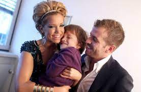 Los verdiblancos ansían una permanencia tranquila de la mano de van der vaart y castro. Fussballprofi Rafael Van Der Vaart Und Seine Freundin Sabia Boulahrouz Bekommen Einem Medienbericht Zufolge Ein Baby Wie Die Bild Zeitung Am Dienstag Berichtete Habe Der 30 Jahrige Entsprechende Geruchte Bestatigt Stuttgarter Zeitung