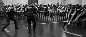 See more of gilets jaunes paris sud on facebook. Gilets Jaunes Que S Est Il Exactement Passe Le 1er Decembre A Bordeaux