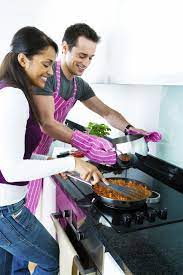 Pin By Sharedmeals On The Shared Meal Revolution Newlywed Dinner Couple Cooking Cooking Together