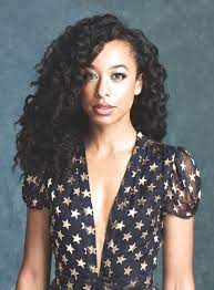 Take Out The Eyeshadow And This Is Essentially My Only Makeup Look Sometimes I Ll Dab On Shimmery Gold Corinne Bailey Rae Afro Hairstyles Natural Hair Styles
