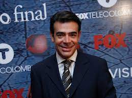 Sergio mayer celebra su cumpleaños 55 en compañía de esposa e hijas. Tono Mauri Esta En Terapia Intensiva Por Covid 19