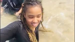 🇸🇴 𝐅𝐄𝐌𝐀𝐋𝐄 𝐂𝐈𝐑𝐂𝐔𝐌𝐂𝐈𝐒𝐈𝐎𝐍