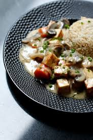 Blanquette De Tofu Au Lait De Coco Vegan Plat Vegetarien Recette Tofu Cuisine Vegetarienne