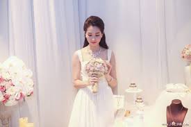Mới đây, đặng thu thảo chia sẻ với một số bạn bè thân thiết thông tin cô sắp làm đám cưới với doanh nhân nguyễn trung tín. Hoa Háº­u Viá»‡t Nam Ä'áº·ng Thu Tháº£o Tá»• Chá»©c Ä'am CÆ°á»›i Táº¡i Tp Hcm