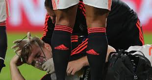 On this page injuries as well as suspensions. Manchester United S Luke Shaw Undergoes Surgery After Suffering Double Leg Fracture North Wales Live