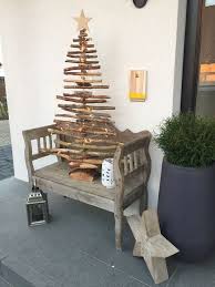 Mr Nadelfrei Bietet Den Weihnachtsbaum Aus Holz Aber Ganz Ohne Nadeln Jeder Baum Ist Ein Einzelstuck Und Weihnachtsbaum Holz Weihnachtsbaum Weihnachten Aste