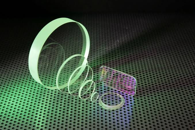 Differences between Sapphire Windows & Plates - UQG Optics