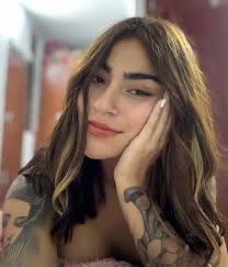 Sara Benavides (@_benavides.s_) • Instagram photos and videos