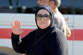 دلال عبد العزيز.. أيقونة فنية تصالحت مع العمر وفازت بلقب "صاحبة الواجب" |  فن | الجزيرة نت