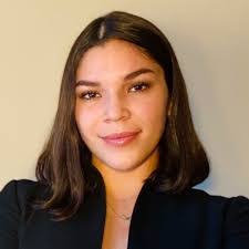 Karen Plata's Instagram, Twitter & Facebook