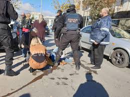 Καφέδες, εύκολα και γρήγορα με αποκλειστικές προσφορές. Frikiastiko Troxaio Sta Liosia Lewforeio Paresyre Kai Traymatise Hlikiwmenh